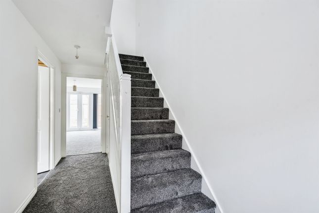 62, Dydale Road, Swindon photo 2