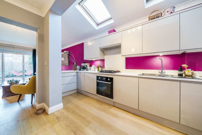 Flat for sale in Cobham Road, Kingston Upon Thames