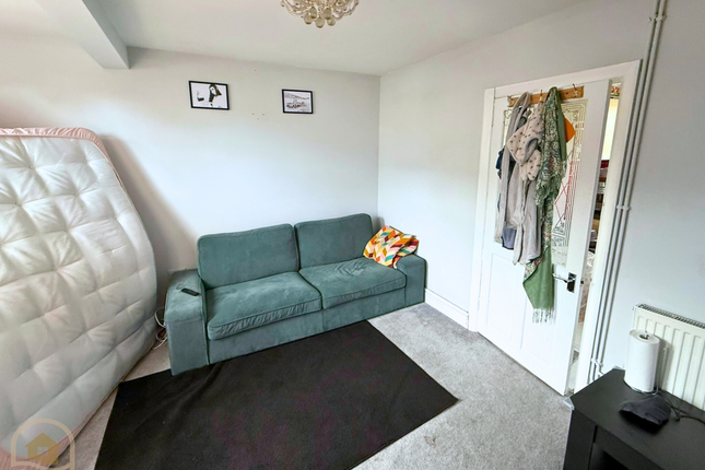 8, Litcham Spur, Slough photo 4