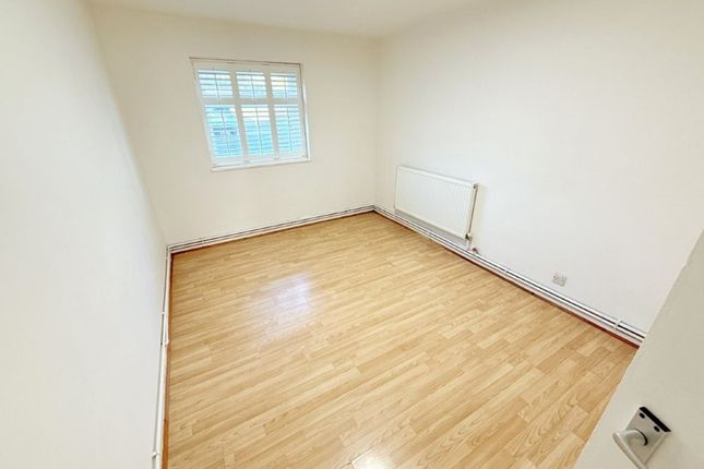 1 Melville House Longmore Avenue, Barnet photo 4