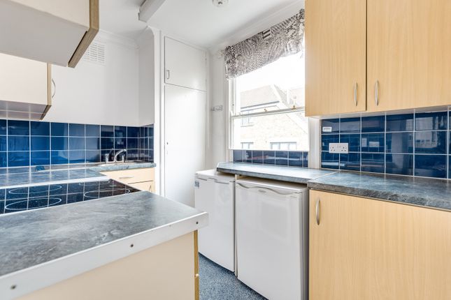Flat to rent in Radipole Road, Fulham