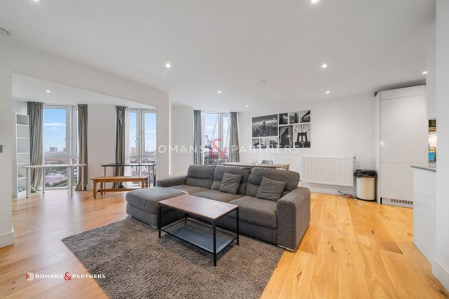 2-bed flat on Flat 1104 Sky View, 12, High Street, London, £462,500