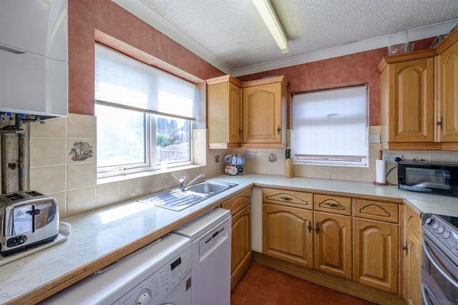 31, Beachwood Avenue, Wall Heath photo 4