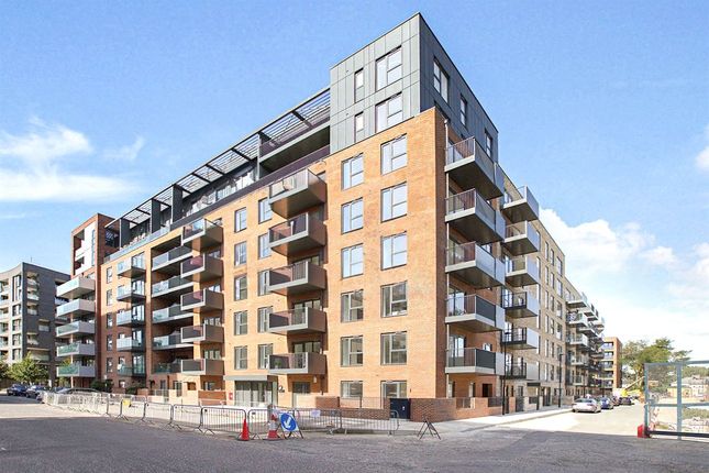1-bed flat on 13 Tydeman House,, Williams Road, West Ealing, £388,000