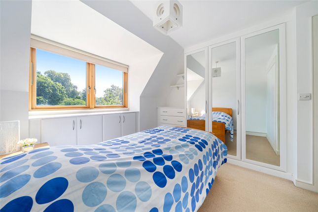 Flat 6, Parkgate, 71, Plaistow Lane, Bromley photo 4