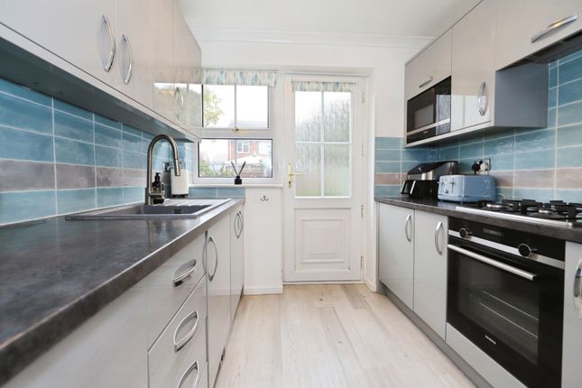 18, Gainsborough Drive, Staffordshire photo 4