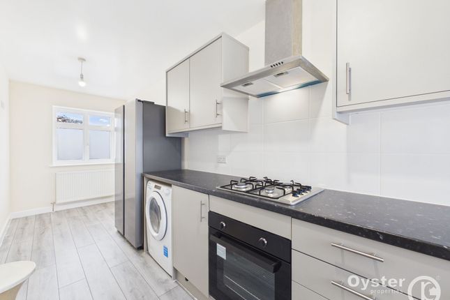 First Floor, 598 North Circular Road, London photo 3