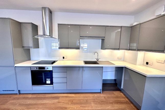 Flat 1, 8, Dowker Street, Huddersfield photo 3