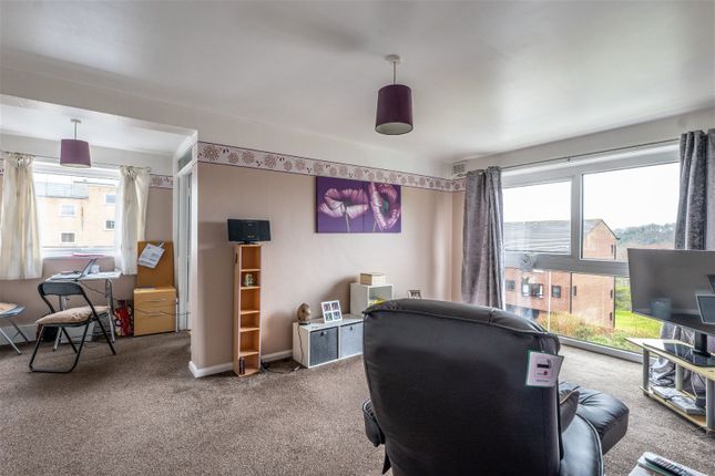 Flat for sale in Linden Court, Macclesfield