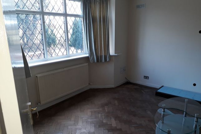 52, Chapel Lane, Greater London photo 5