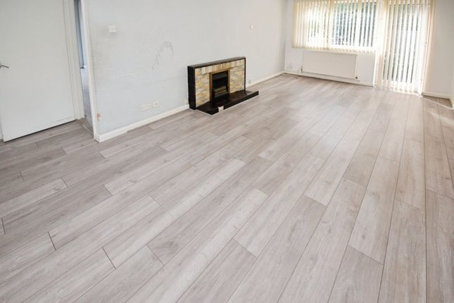 12, Pangfield Park, Coventry photo 3