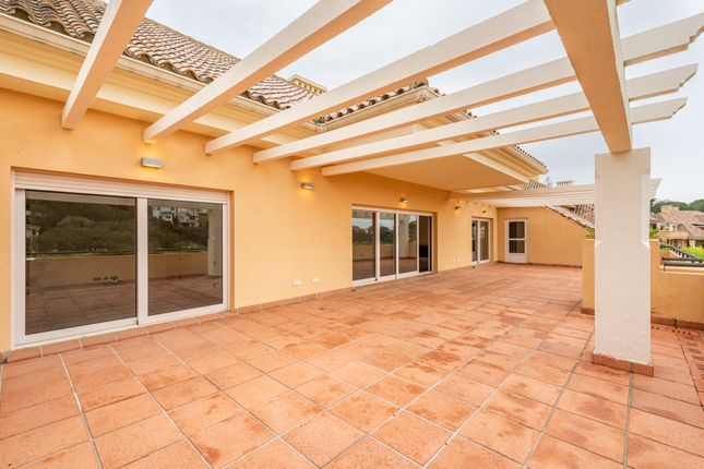 Apartment for sale in Mirador Del Golf, Sotogrande Alto, Sotogrande, Cadiz, 11310