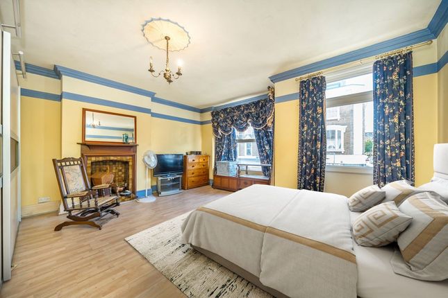 156, Putney Bridge Road, London photo 4