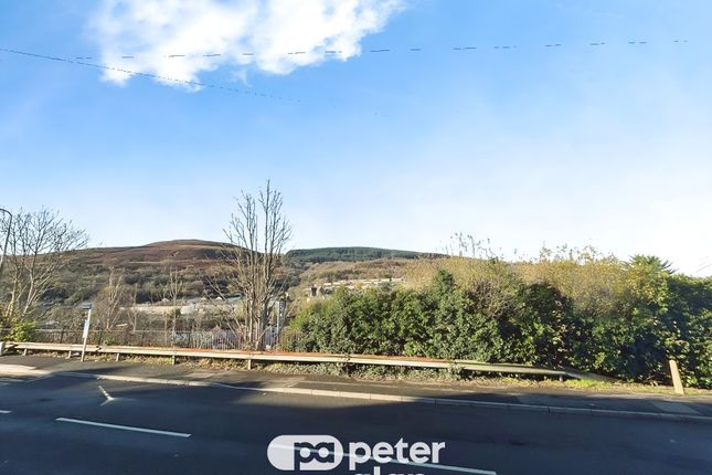 33, MERTHYR TYDFIL photo 2