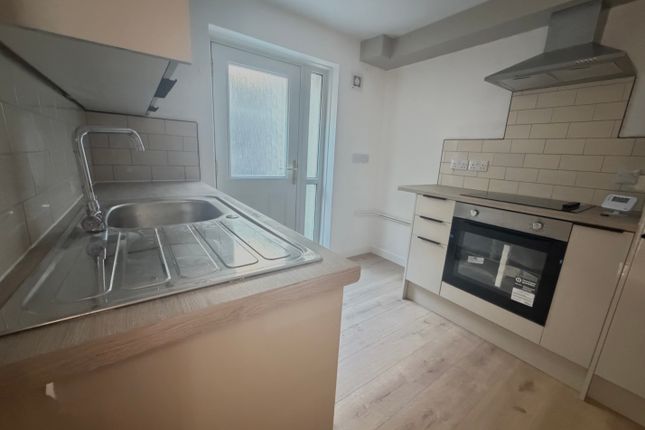 77, Clydach Road, TONYPANDY photo 4
