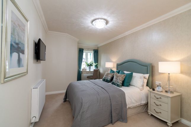 37 Beck Lodge,, Botley Road, Park Gate photo 4