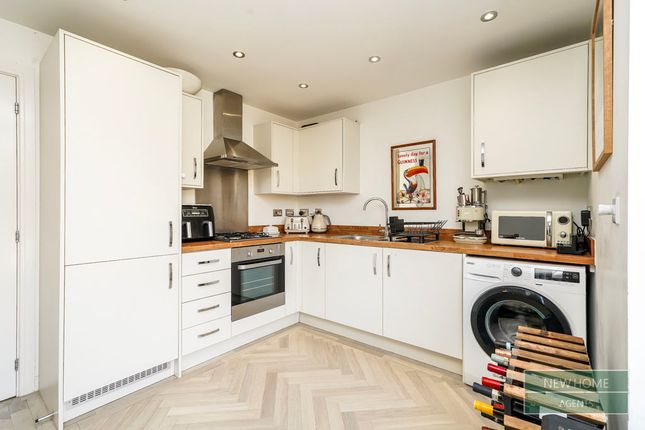 14, Halton Gill Grove, Harrogate photo 3