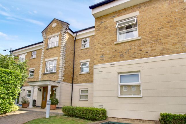 Thumbnail Flat for sale in Holywell Lodge, The Ridgeway