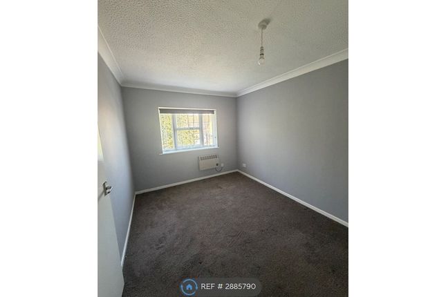 Berrow Close, Luton photo 4