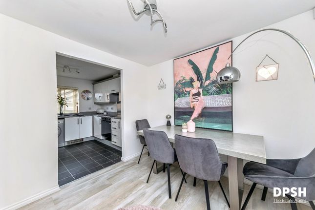 26 Willowdale, Leeds photo 5