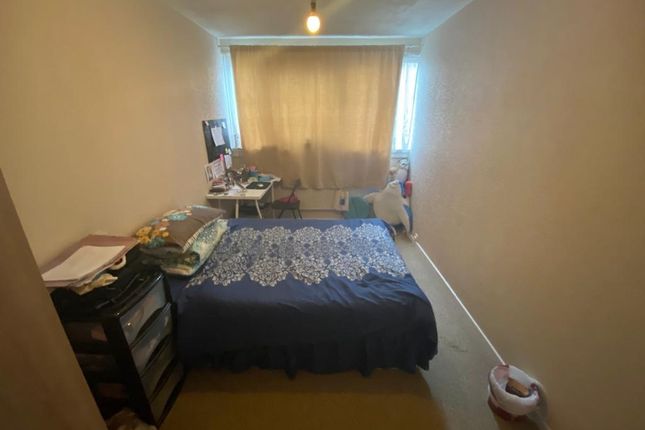Flat 17, Kingfisher House, London photo 3
