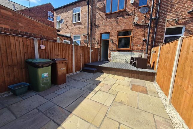 4, Smawthorne Lane, CASTLEFORD photo 2