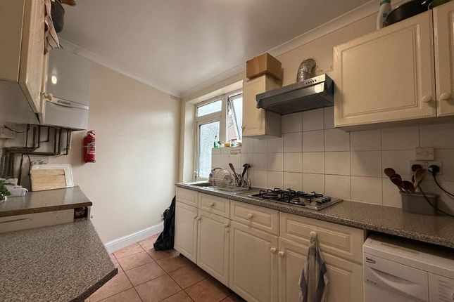 97, Fitzneal Street, London photo 4