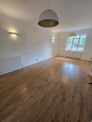 128 Putney Park Lane, London photo 4