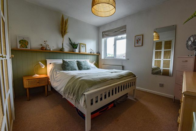 13, Jubilee Avenue, Dursley photo 4
