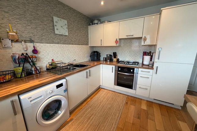 11, Tensing Fold, Dukinfield photo 4