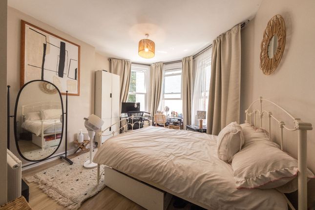 Flat 5, 195b Cheltenham Road, Bristol photo 3