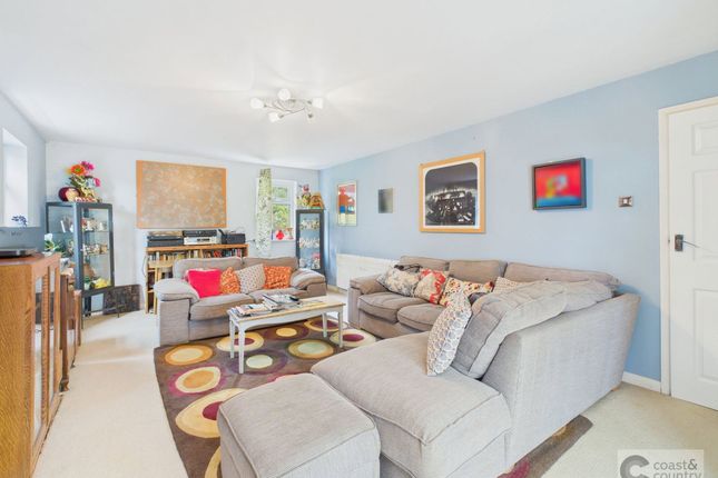 76 Seymour Road, Newton Abbot photo 2