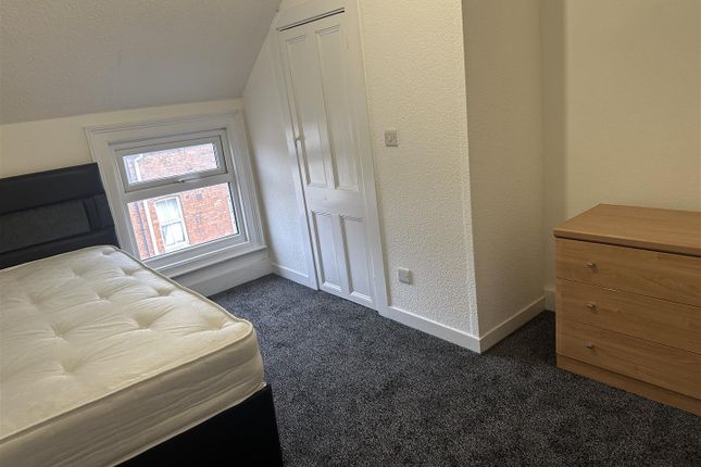 Room 4..Jpg