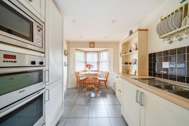7 Nightingale Place,, Grayswood Road, Surrey photo 4