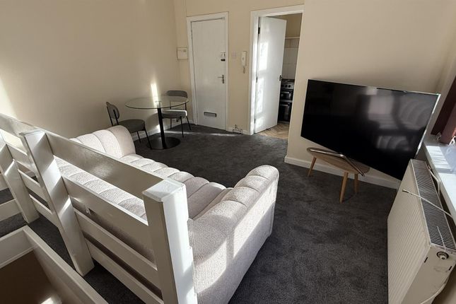 Flat 2, 30, Moorfield Road, Manchester photo 5