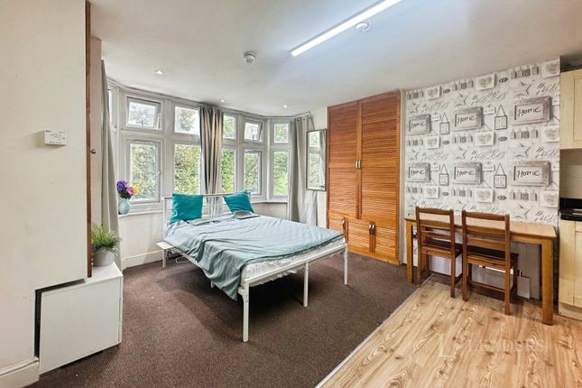 Flat 3, 22, Brantwood Road, Bedfordshire photo 4