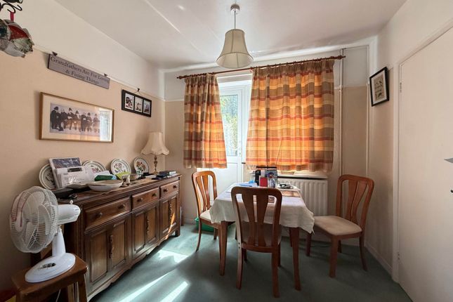 145, Rochdale Road, London photo 4