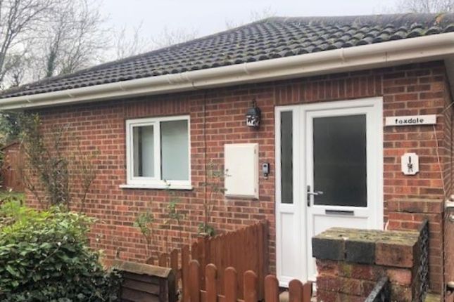 Thumbnail Bungalow to rent in Russell Square, Longfield