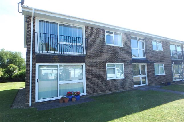 Thumbnail Flat to rent in Jays Court, Montagu Road, Highcliffe