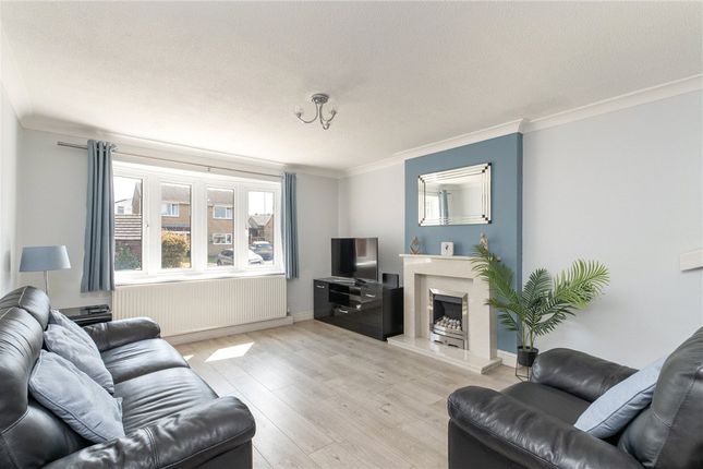 25, Alden Avenue, Leeds photo 4