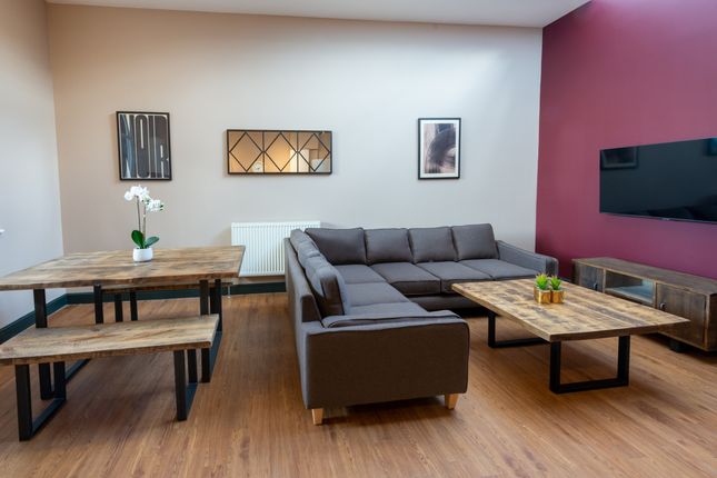 5-bed flat on Flat Q Bishop Blackall School, Flat Q Bishop Blackall School, Exeter, £897/mo
