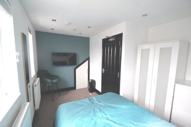 Room to rent in Whitton Dene, Isleworth