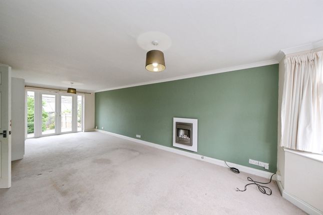 107, Birchover Way, Derby photo 2