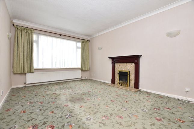 2, Highfield Gardens, Morley photo 2