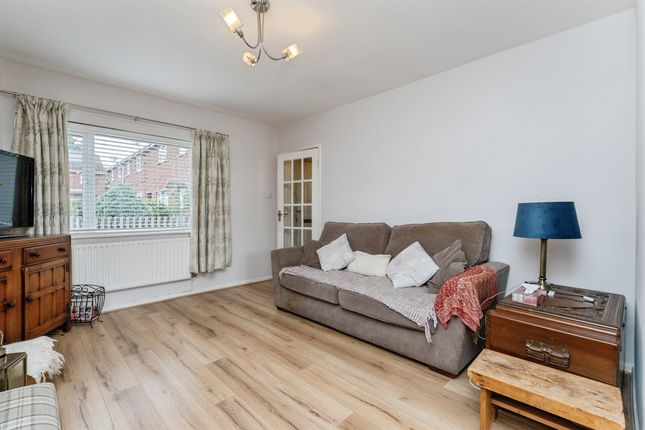 16, Peckforton Way, Chester photo 4