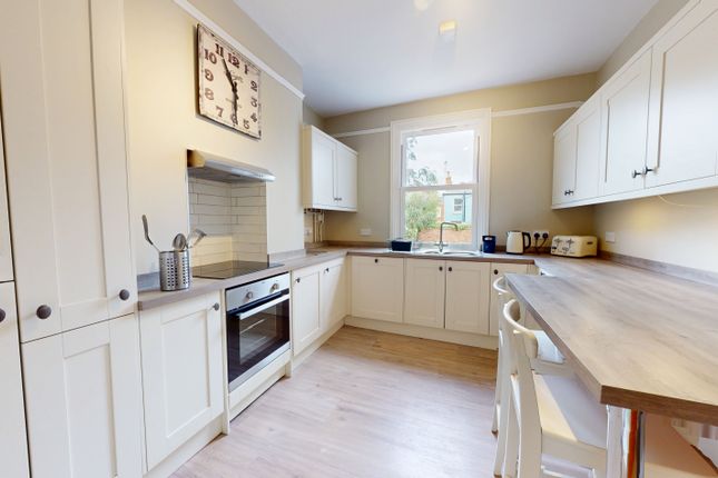 72, Marle Hill Parade, Cheltenham photo 3