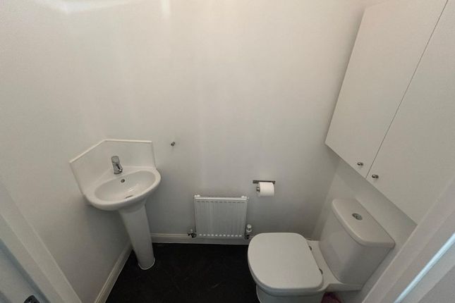 37 Colman Crescent, Hull photo 2