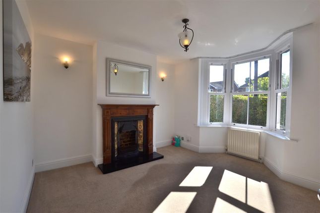 122, Connaught Road, Fleet photo 4