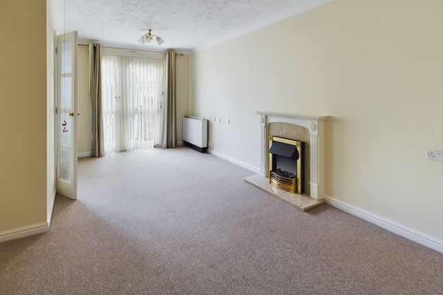 Flat for sale in Haig Court, Chesterton, Cambridge