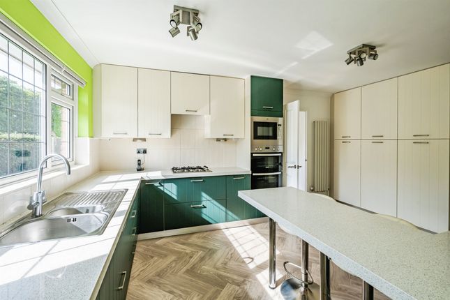 16, South Way, Seaford photo 3
